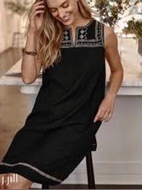 J. Jill Black Sleeveless Embroidered Shift Dress